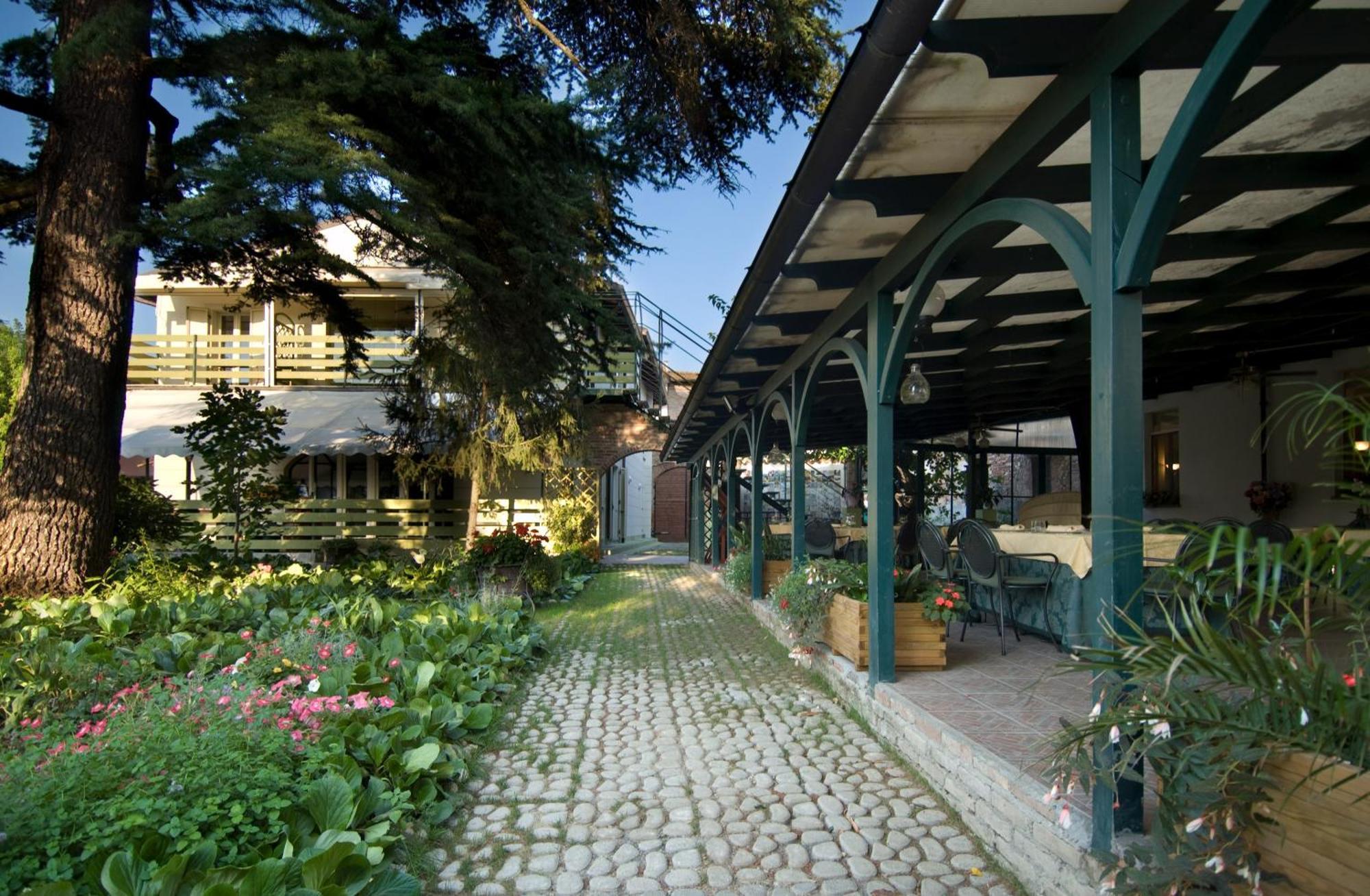 Malpassuti Resort Carbonara Scrivia Екстериор снимка